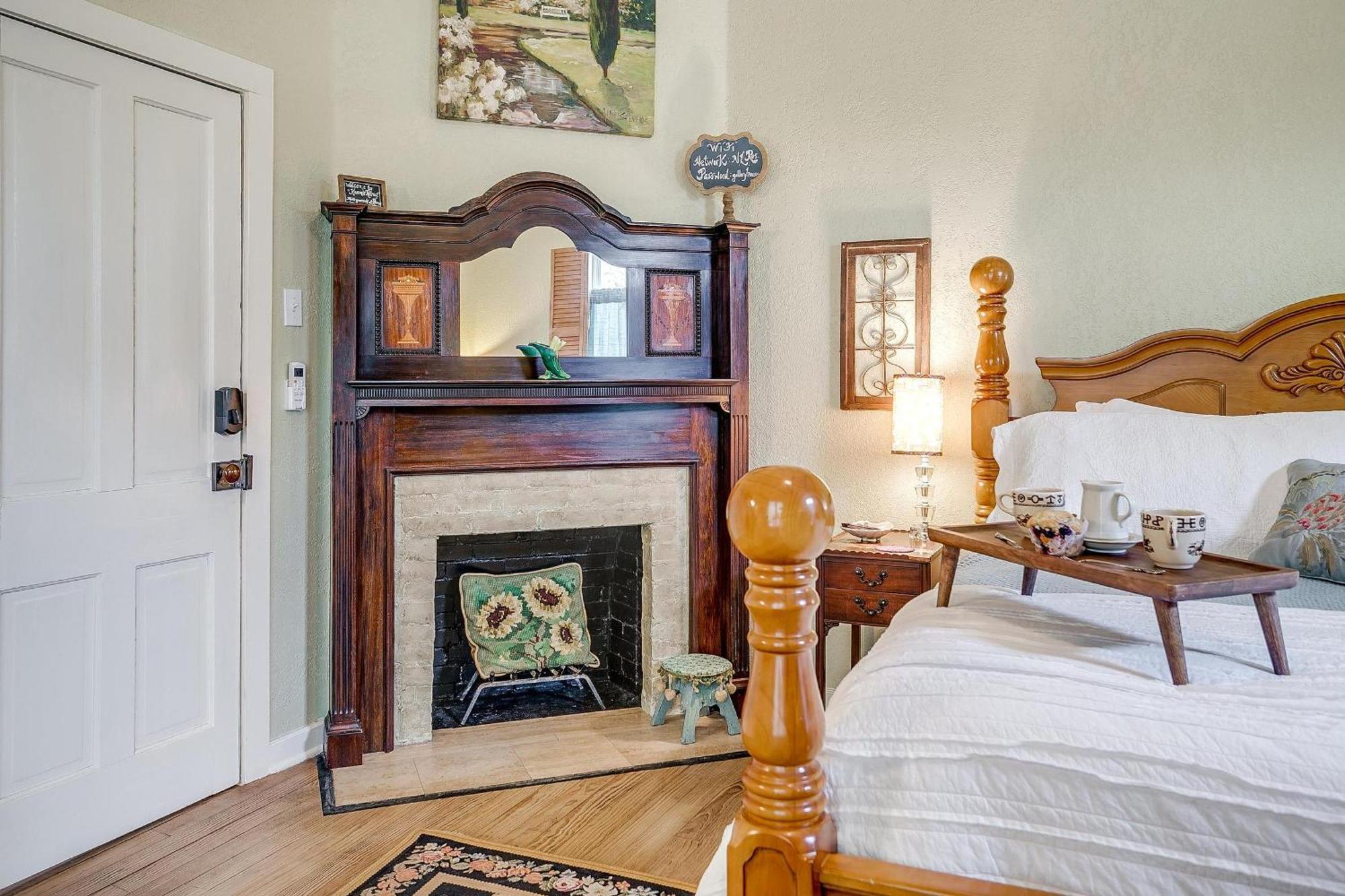 The Gallery House Boutique Hotel Stephenville Bagian luar foto