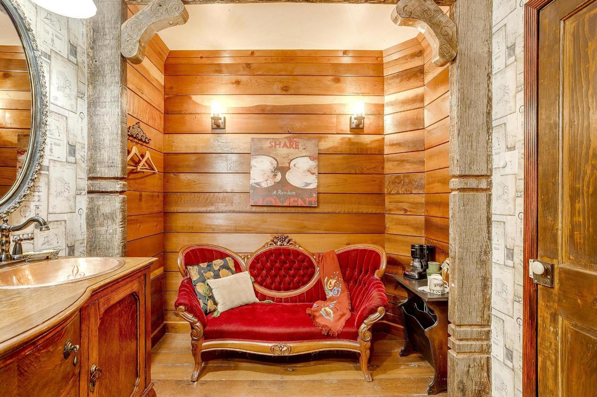 The Gallery House Boutique Hotel Stephenville Bagian luar foto