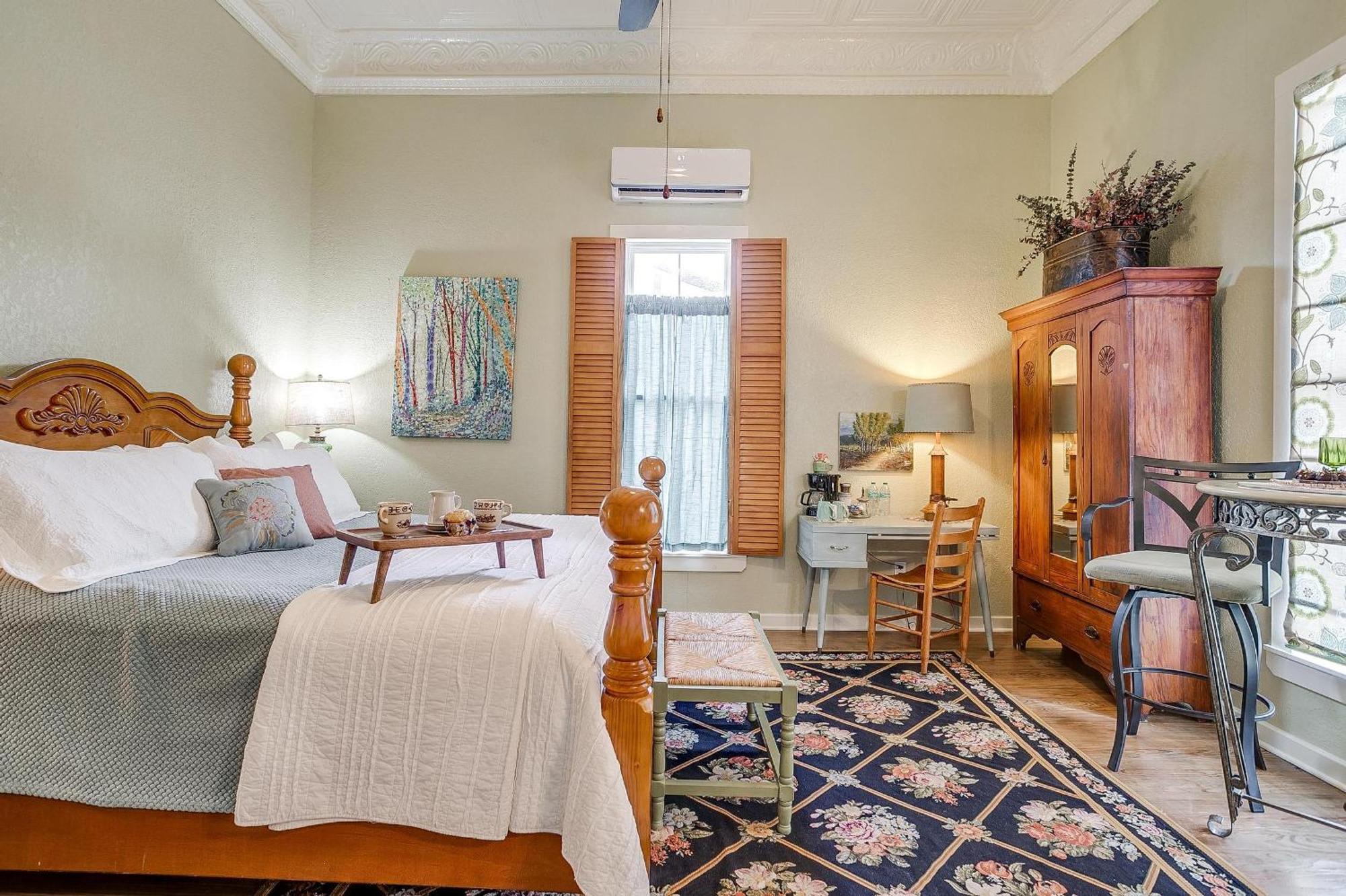 The Gallery House Boutique Hotel Stephenville Bagian luar foto