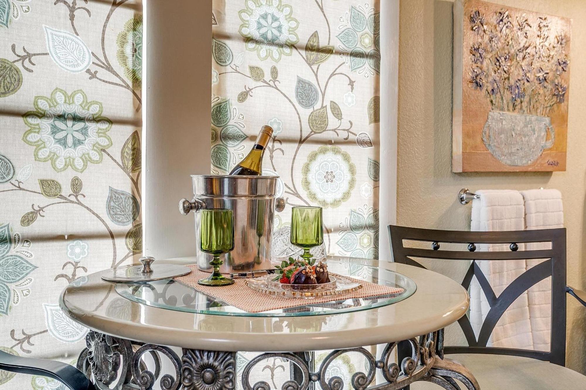 The Gallery House Boutique Hotel Stephenville Bagian luar foto