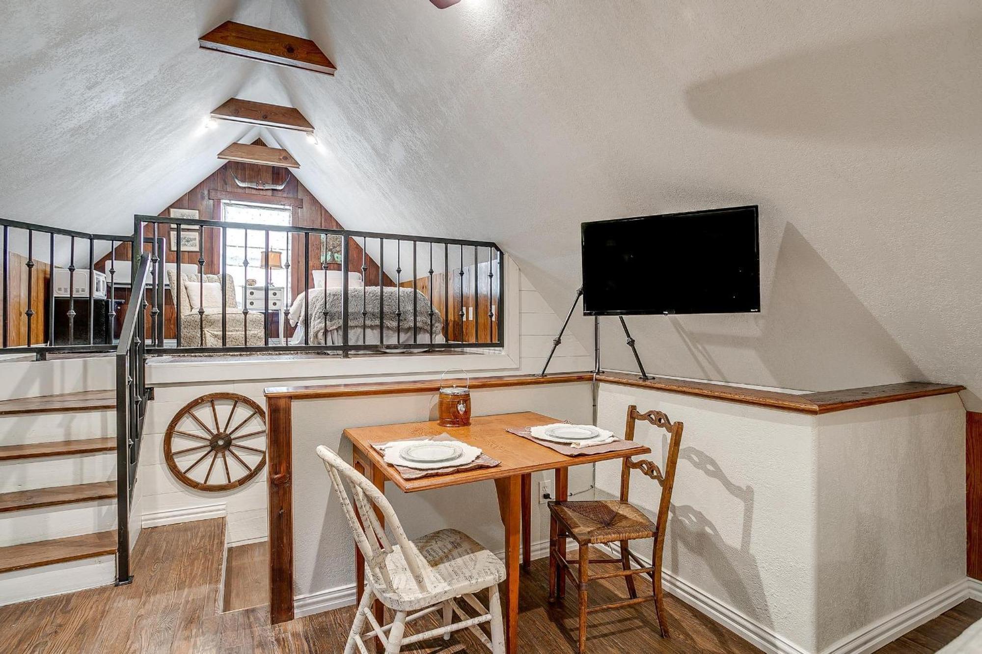 The Gallery House Boutique Hotel Stephenville Bagian luar foto
