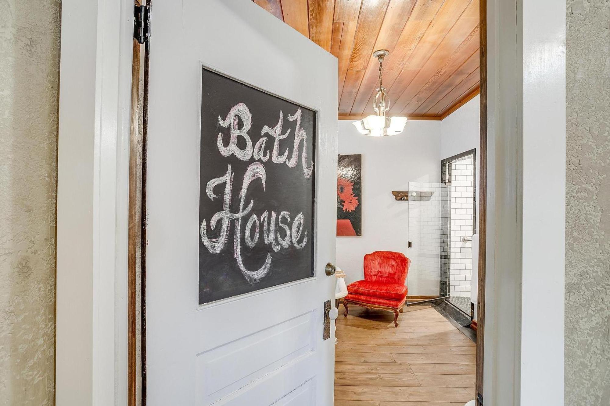 The Gallery House Boutique Hotel Stephenville Bagian luar foto