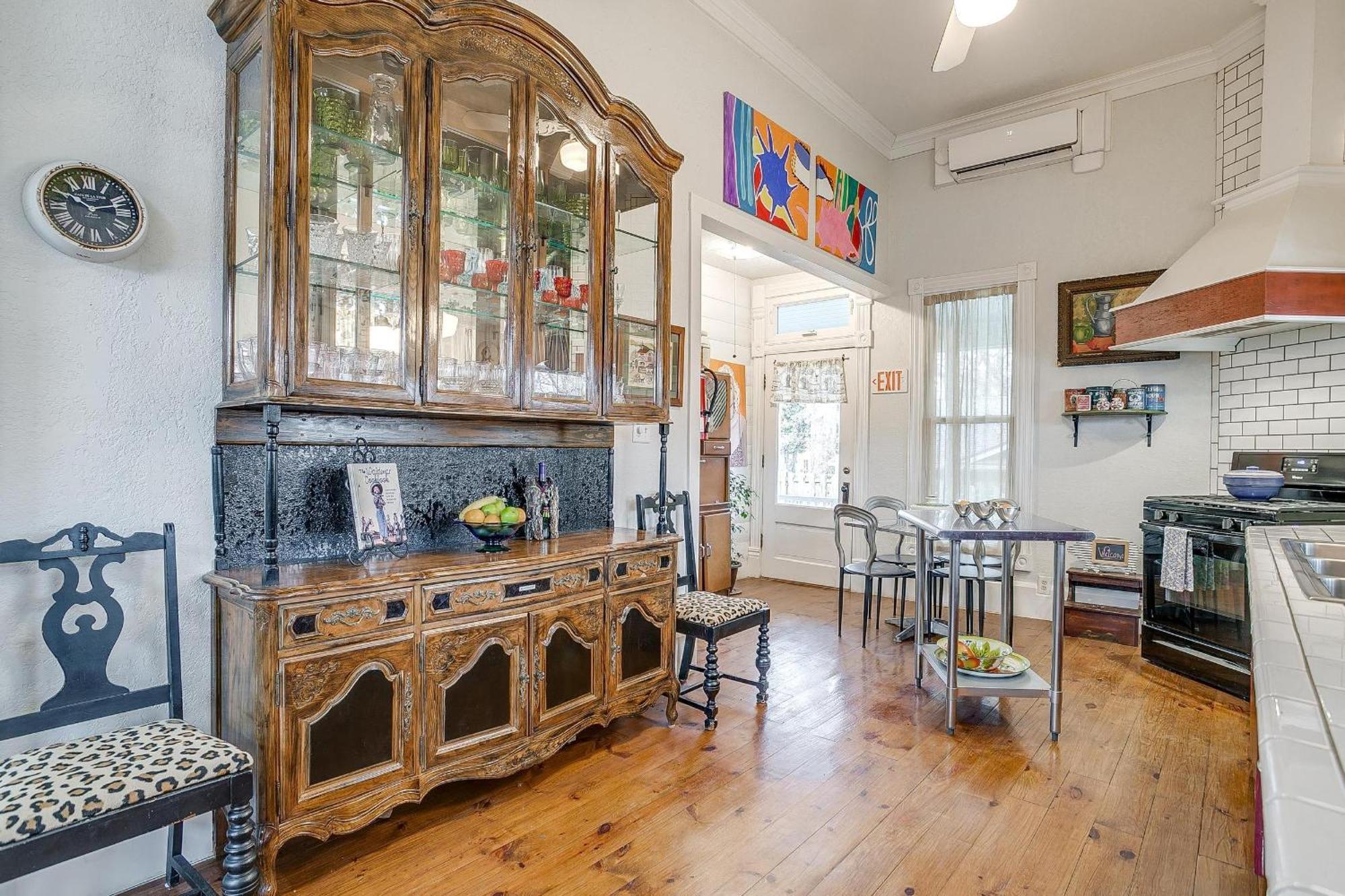 The Gallery House Boutique Hotel Stephenville Bagian luar foto