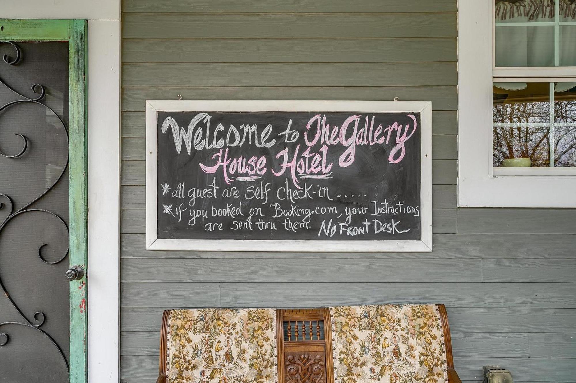 The Gallery House Boutique Hotel Stephenville Bagian luar foto