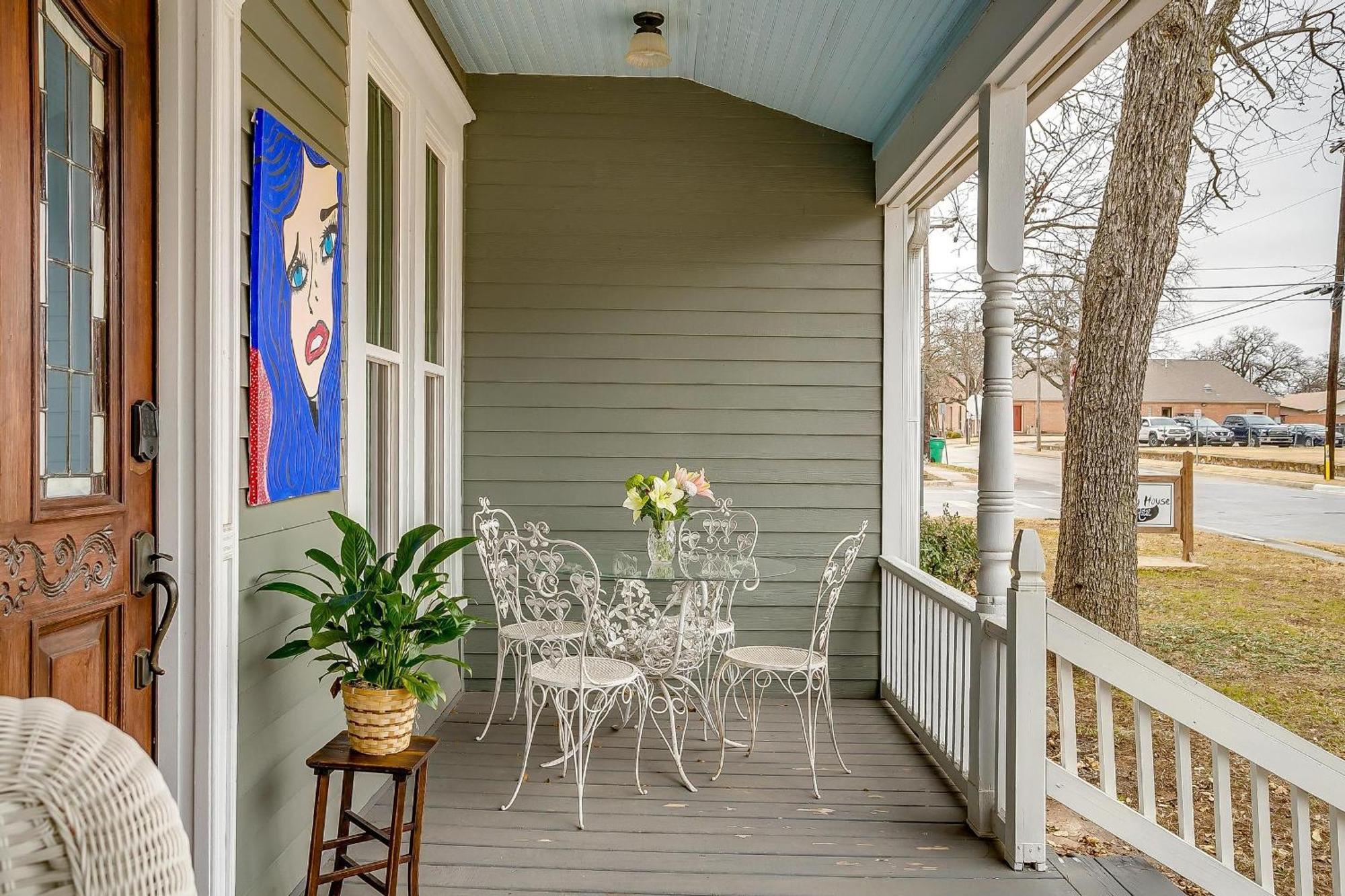 The Gallery House Boutique Hotel Stephenville Bagian luar foto